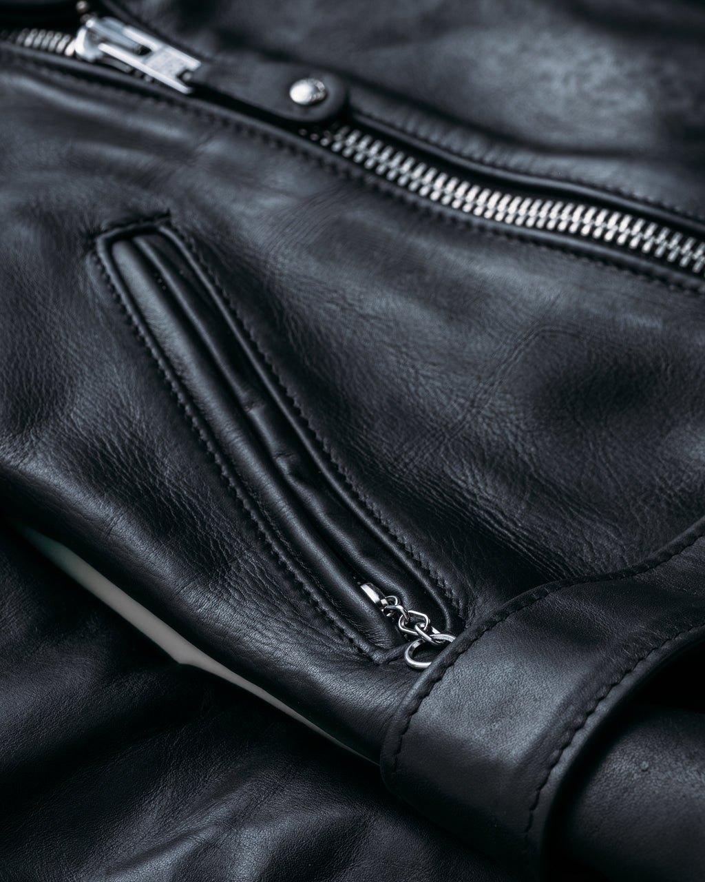 137W Black