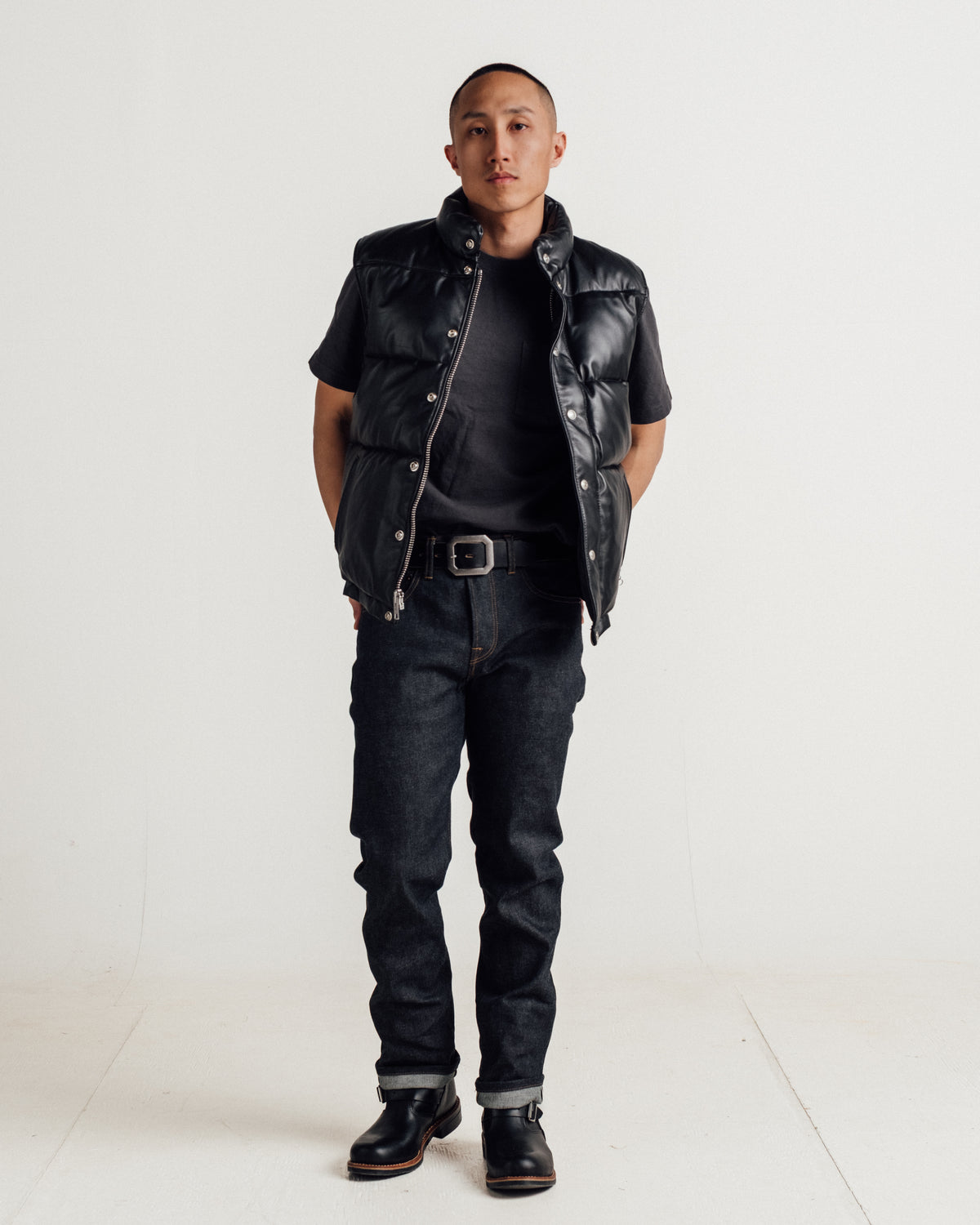204DV Black