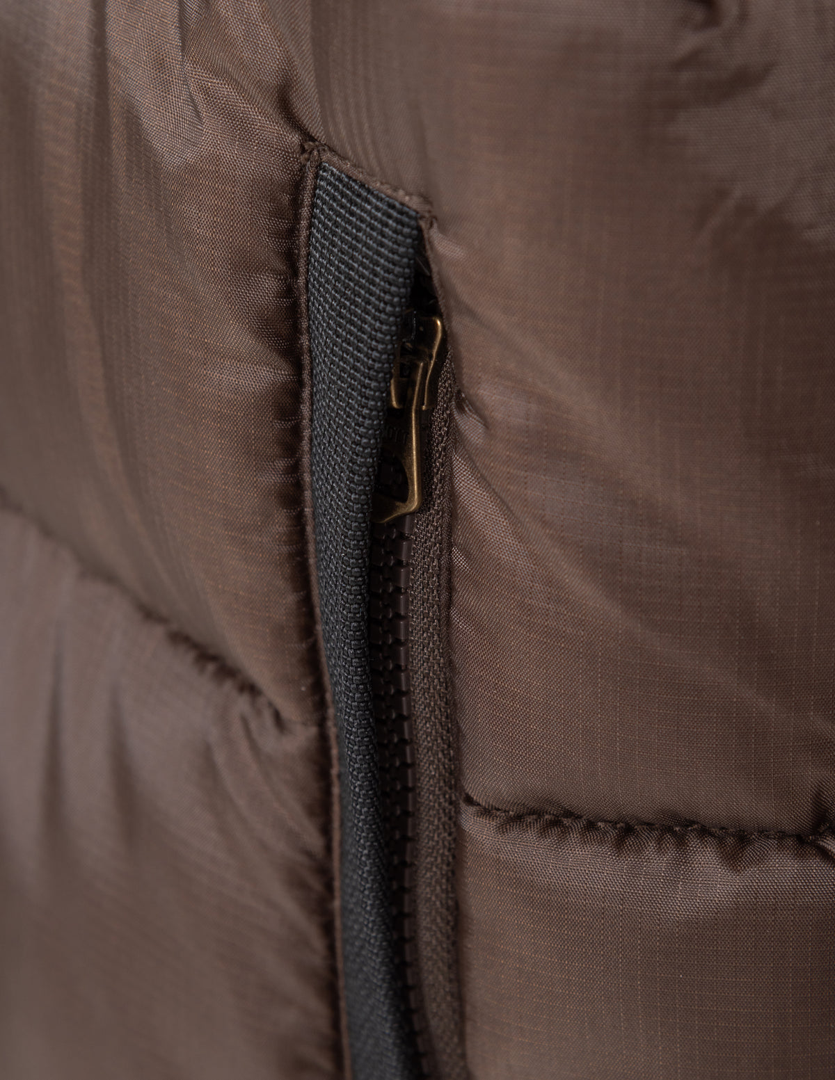 94B3 Brown