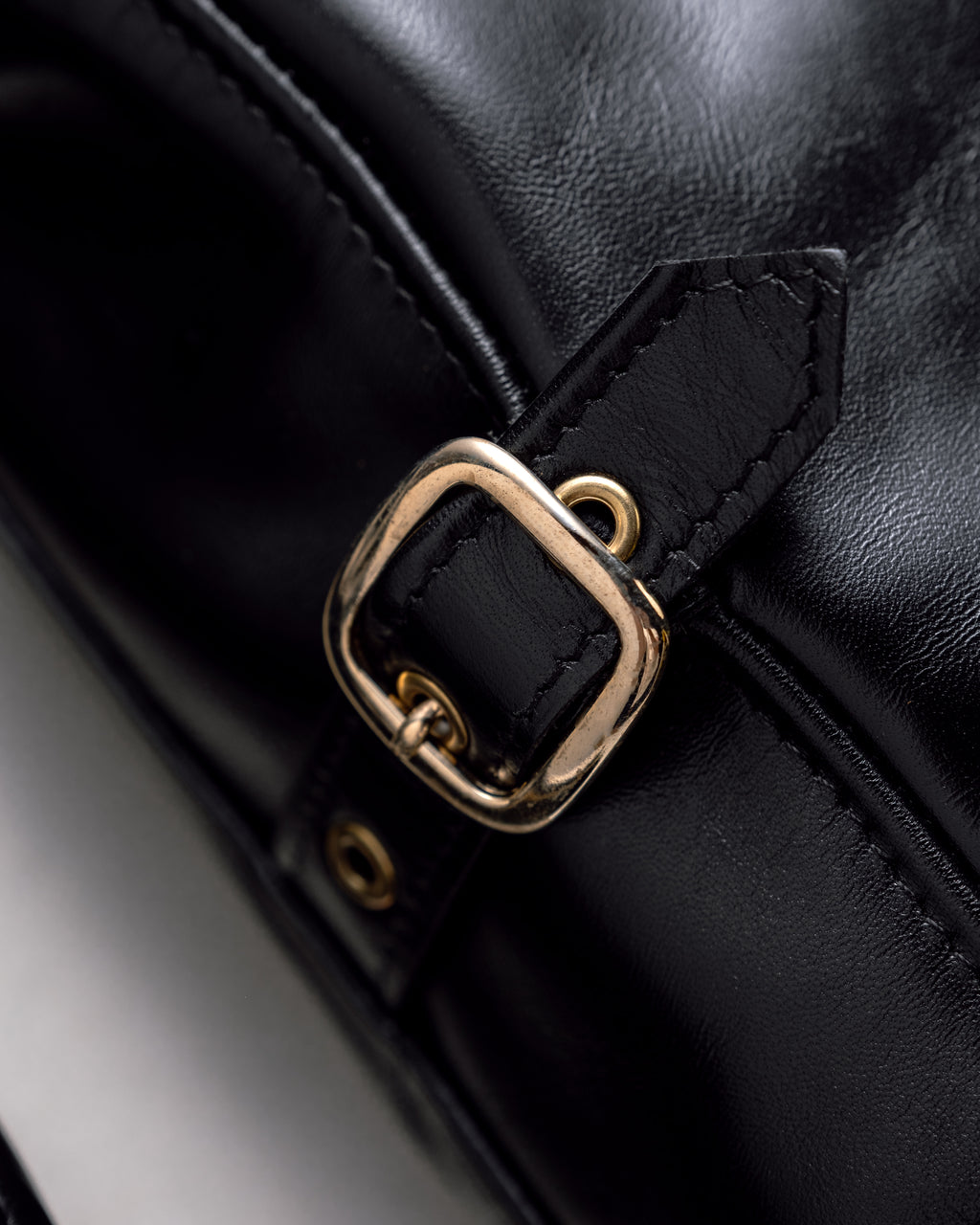 689H Black
