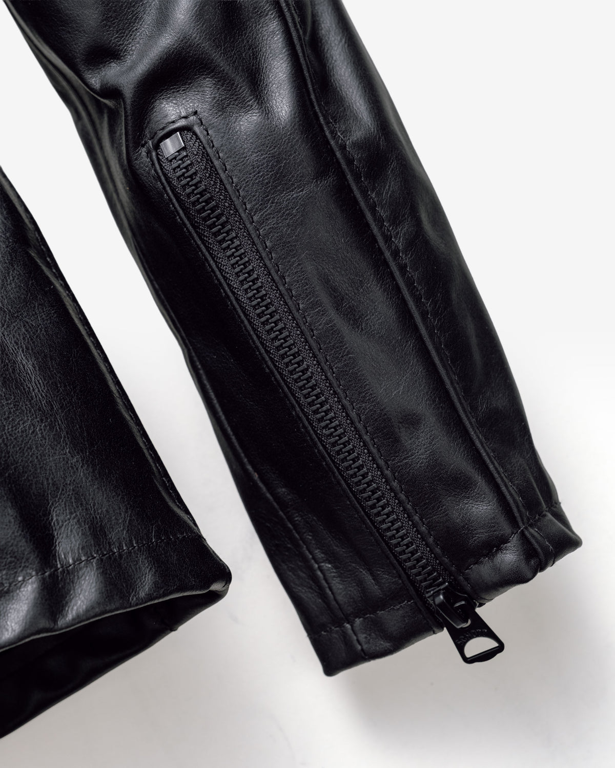 P571 Black