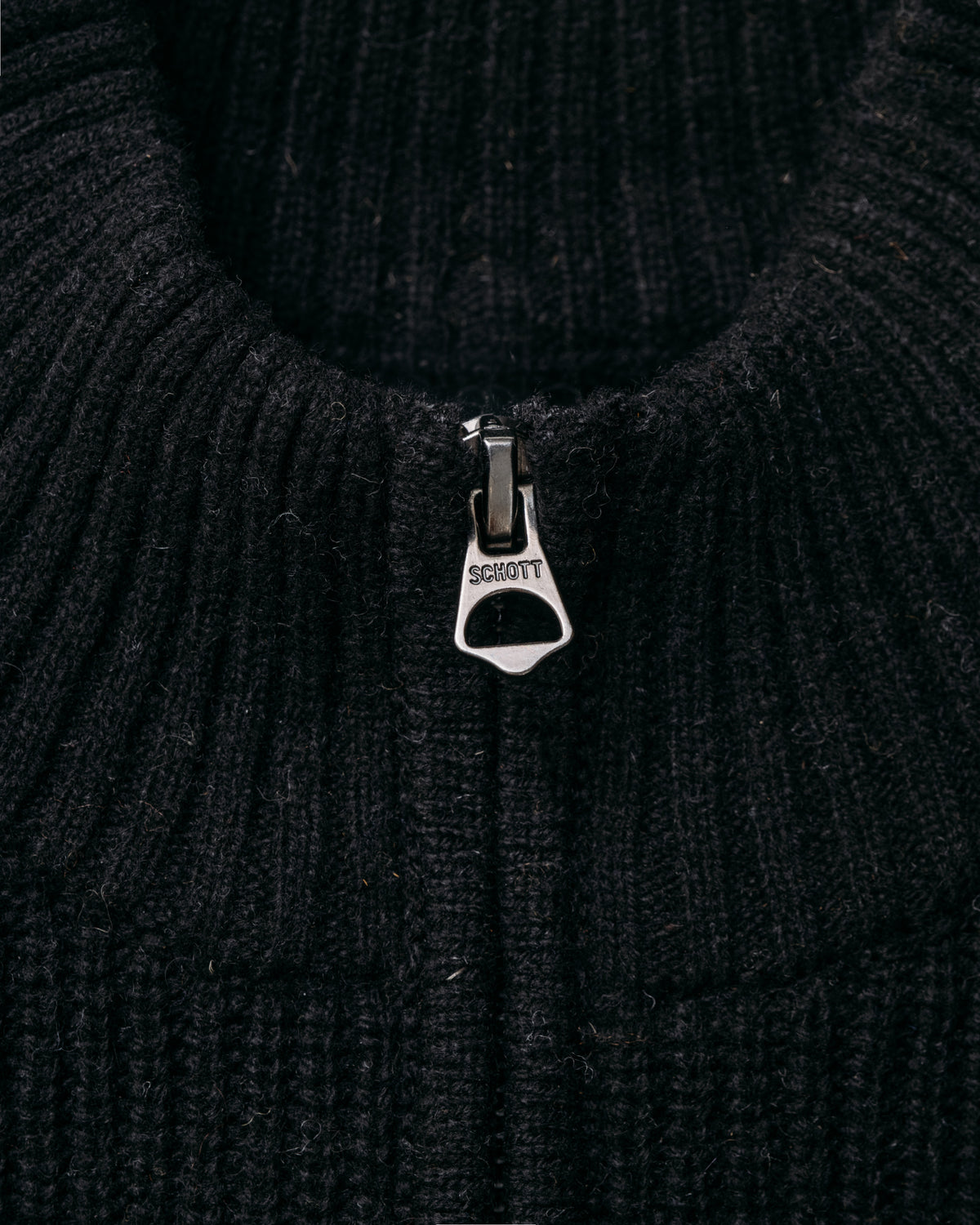SW2212 Black